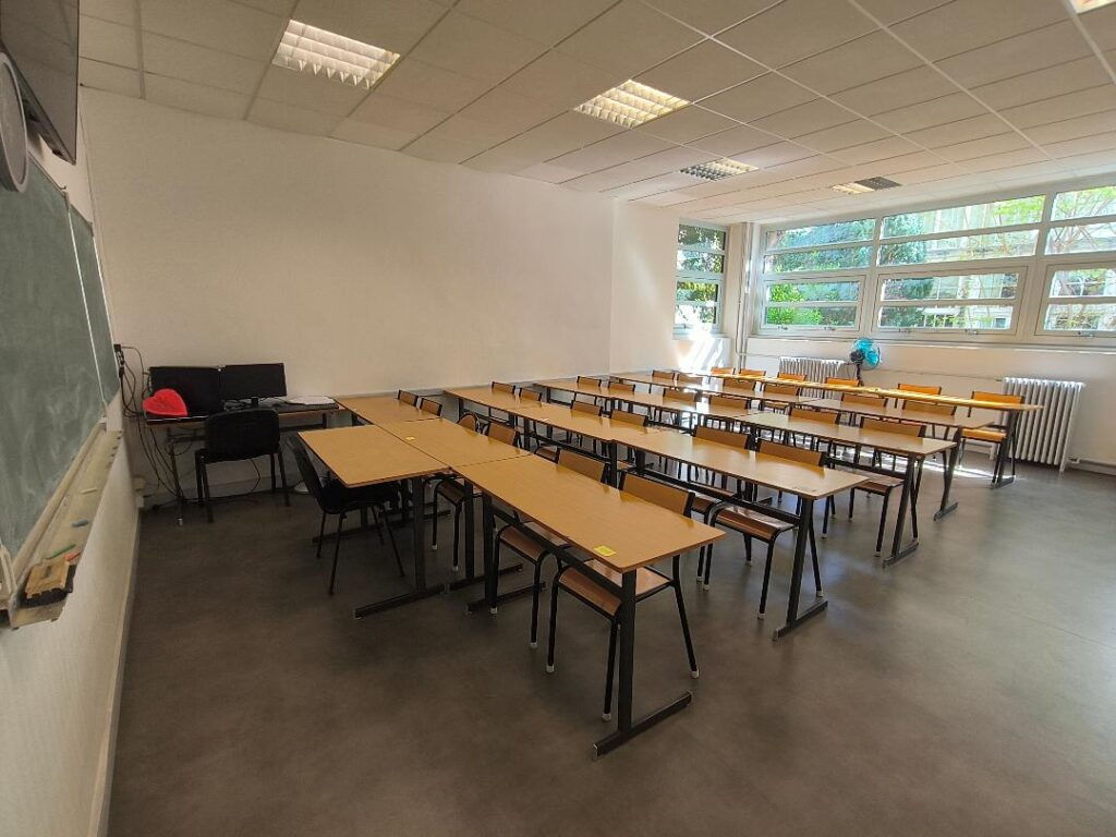 Salle du Stage physique chimie seconde Paris en petit groupe